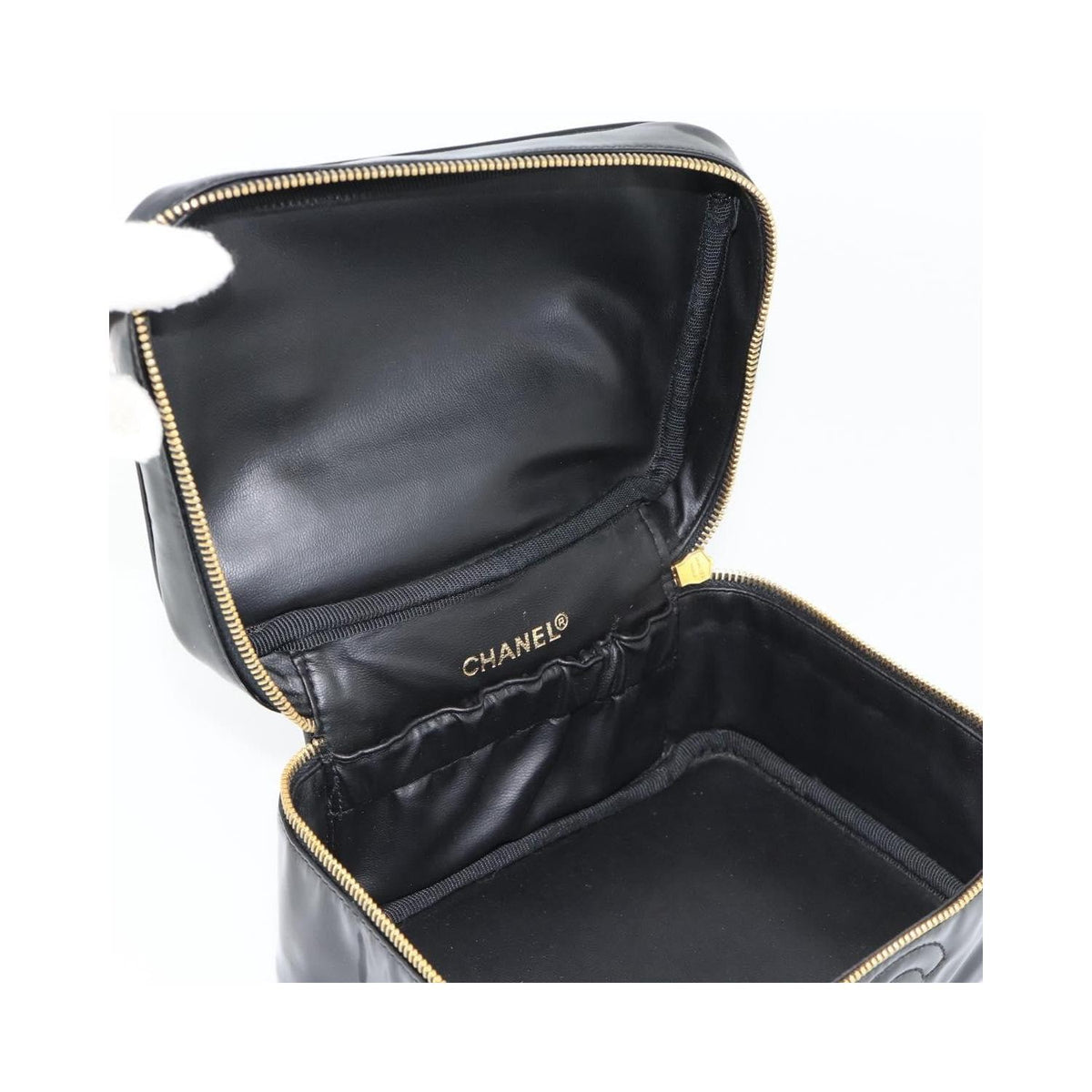 Chanel – Vintage-Handtasche Timeless Cosmetic Case Small Lackleder – Schwarz