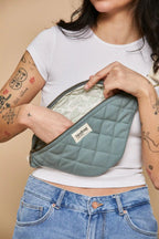 Sac banane matelassé Olivia Sauge Hindbag2