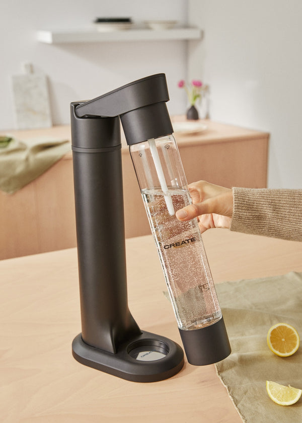 Soda Maker Studio - Macchina per Acqua Frizzante + Bottiglia 1L - Nero