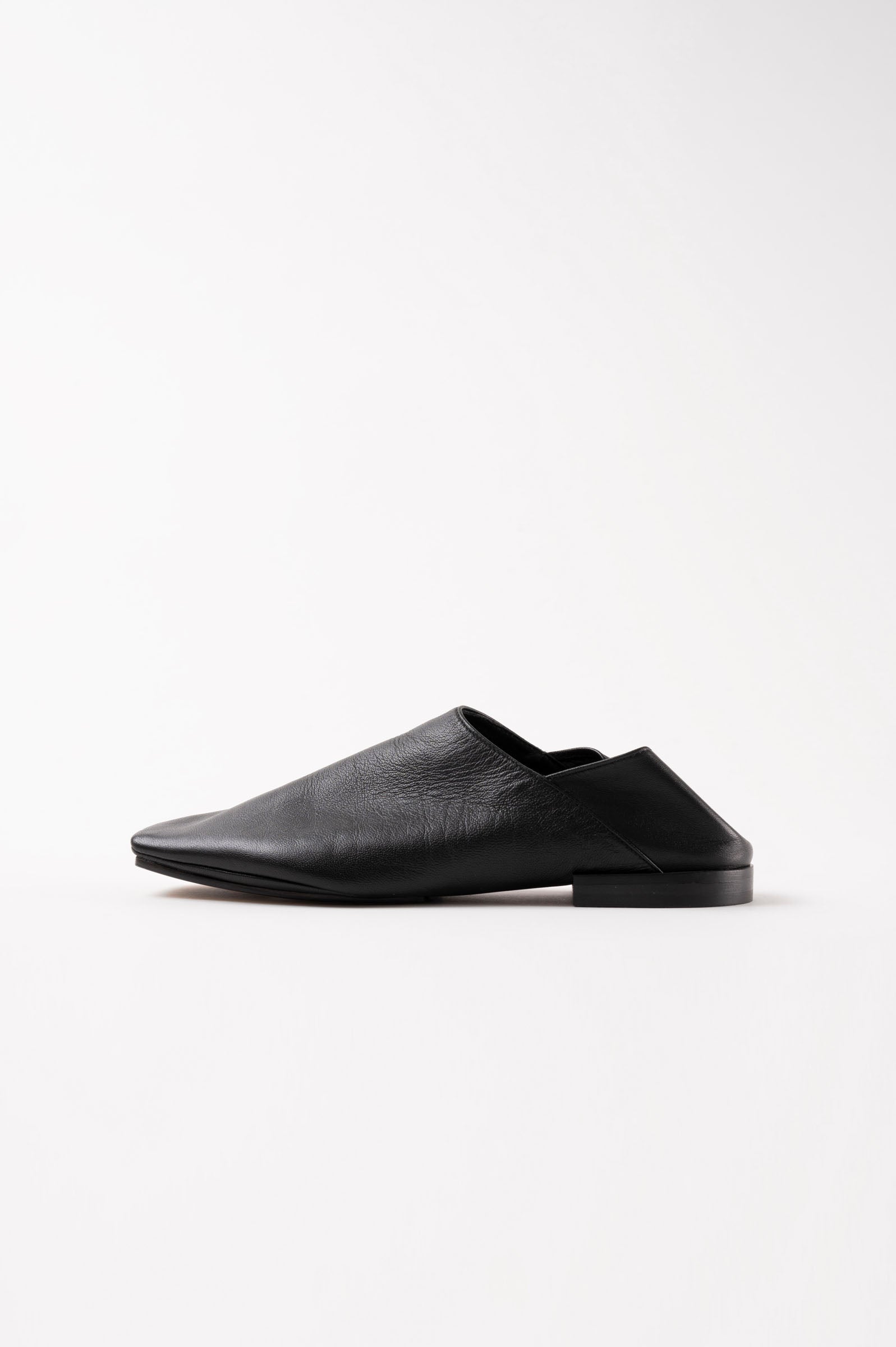 Altamira Slippers - Black