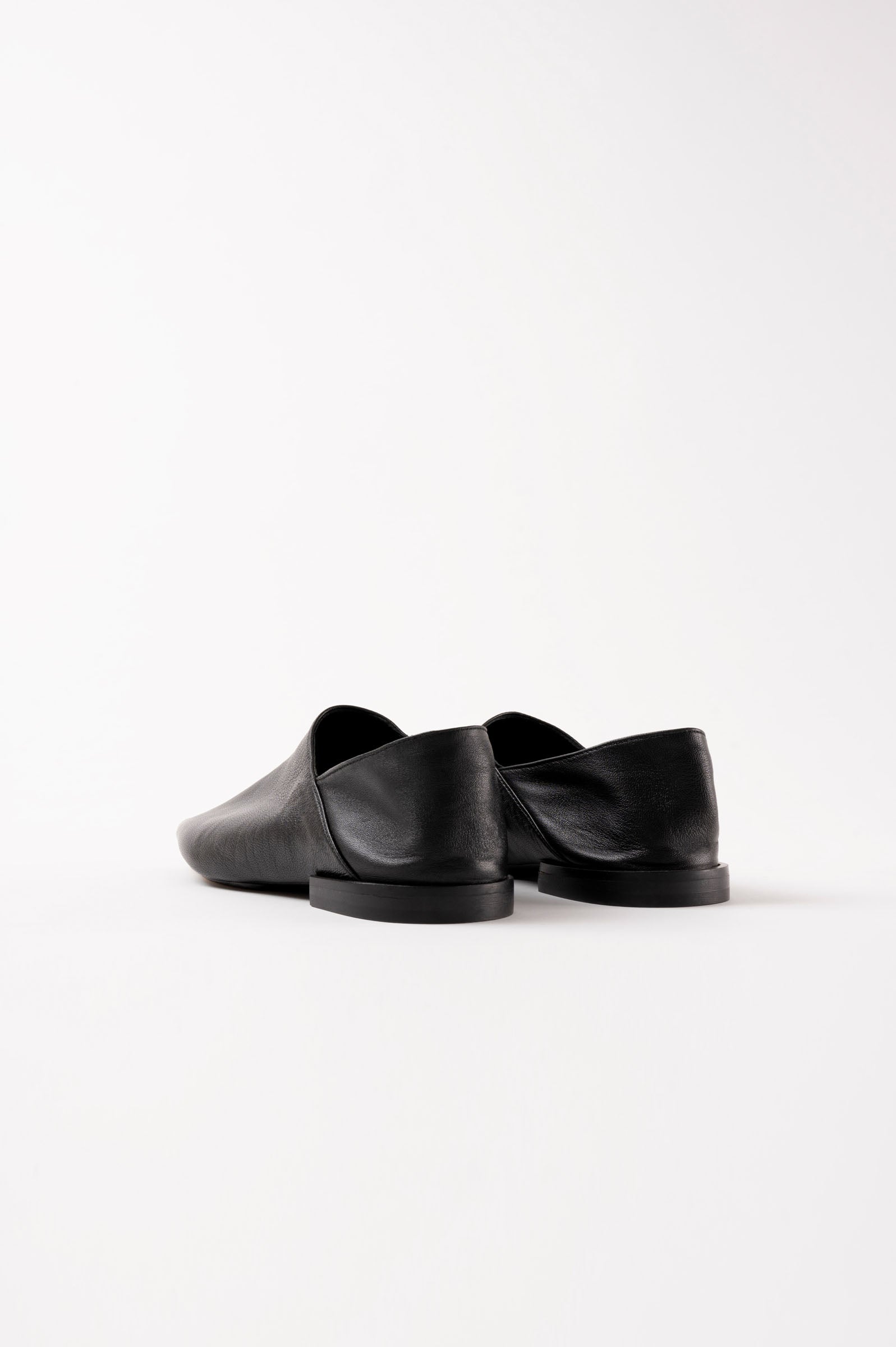 Altamira Slippers - Black
