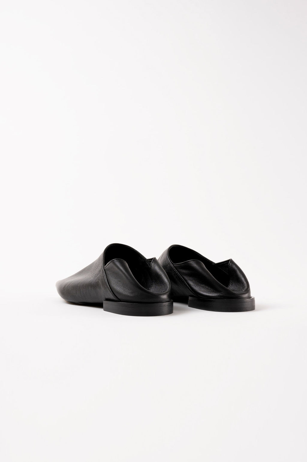 Altamira Slippers - Black