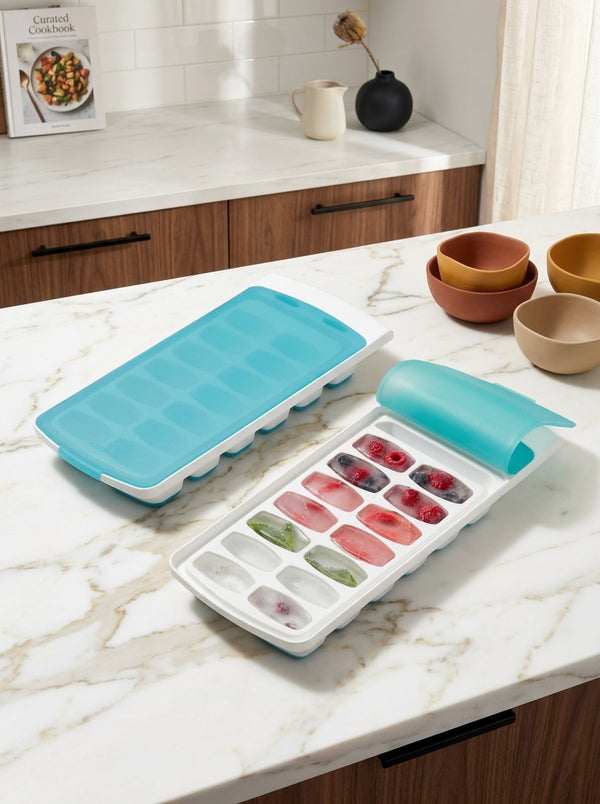 Set: 2 Ice Cube Trays with Anti-Spill Lid