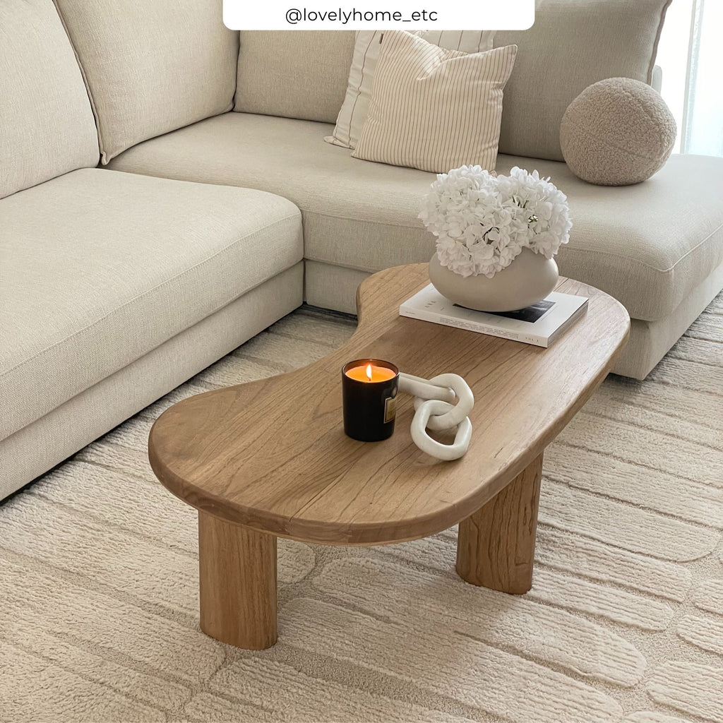 Brandan - Mesa de centro orgánica de madera maciza de Mindi