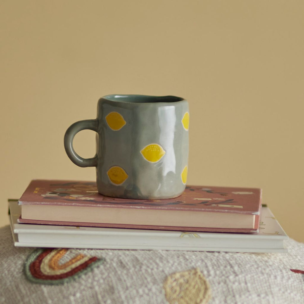flo-blue-lemon-yellow-mug