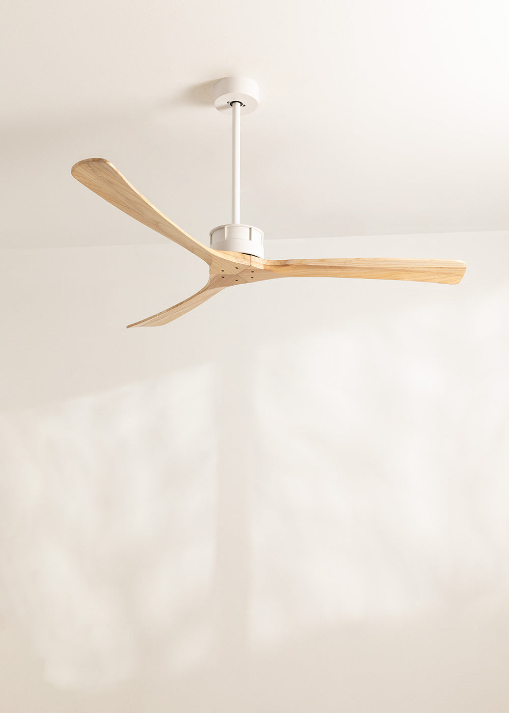 Wind Large DC - Ventilador De Techo 40W Silent XL Wifi - Blanco & Madera Natural