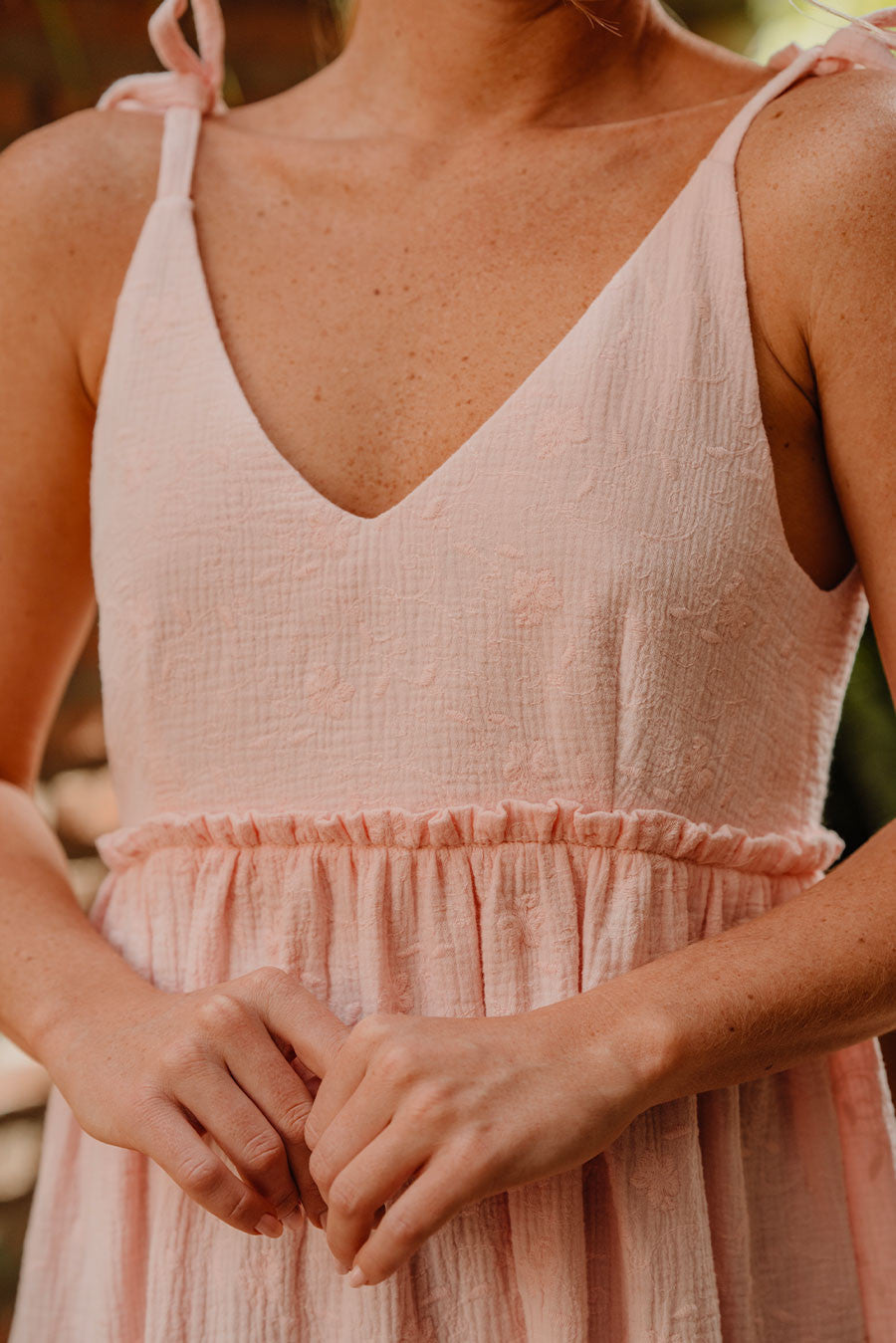 Vestido Salma Rosa Bordado