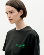 Svart hållbar t-shirt thinking music festival-1