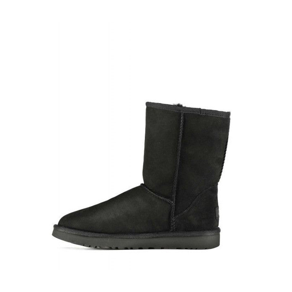 Botas Classic Short II - Negro - Mujer - UGG - The Bradery