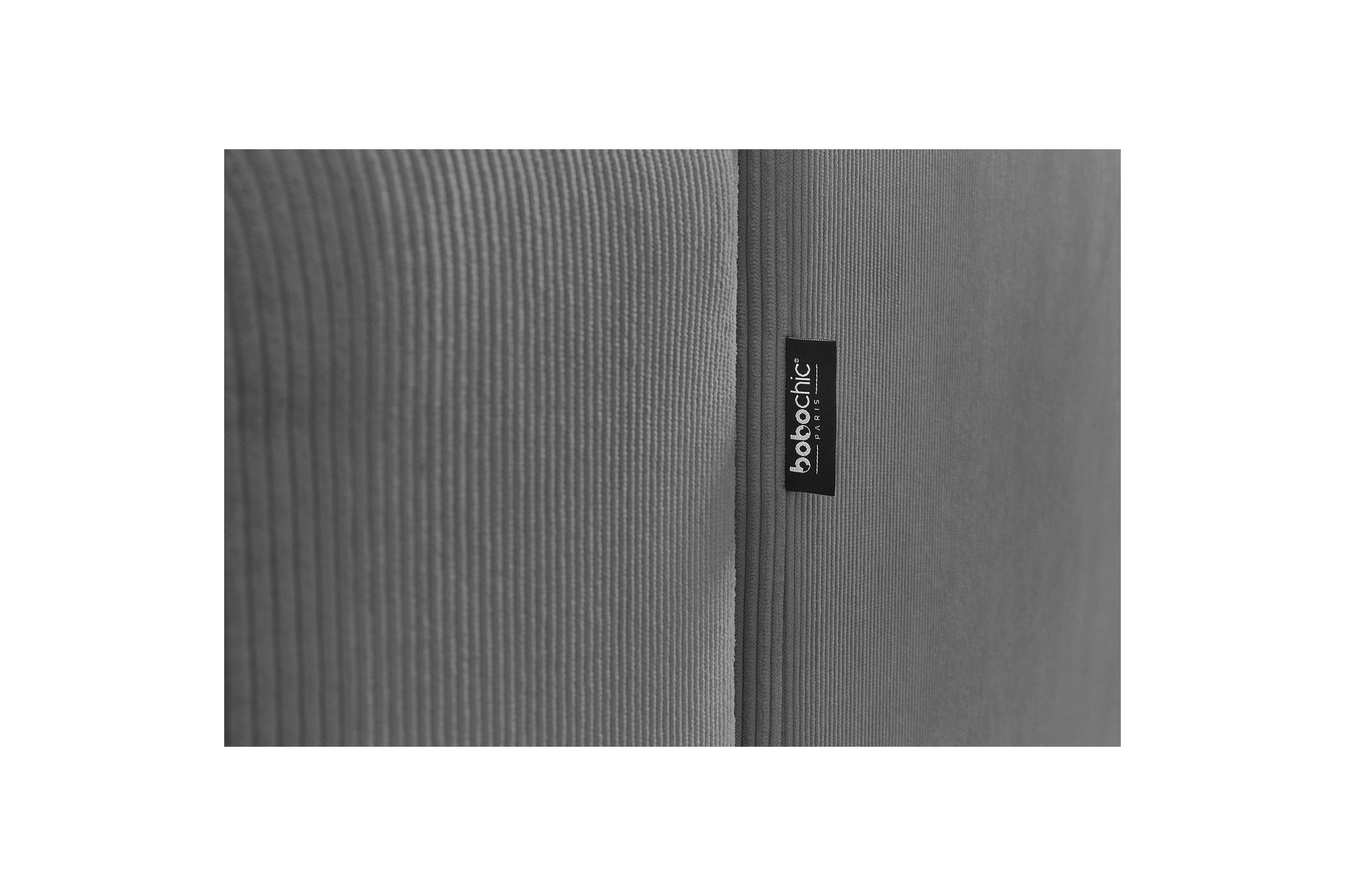 Sofá panorámico convertible con arcón ENVY de pana - BOBOCHIC - The Bradery