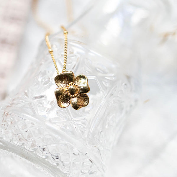 collar-con-colgante-flores