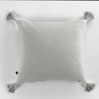 Coussin Déhoussable Avec Pompons Gaze De Coton Gaia Nuage - L'Effet Papillon - The Bradery