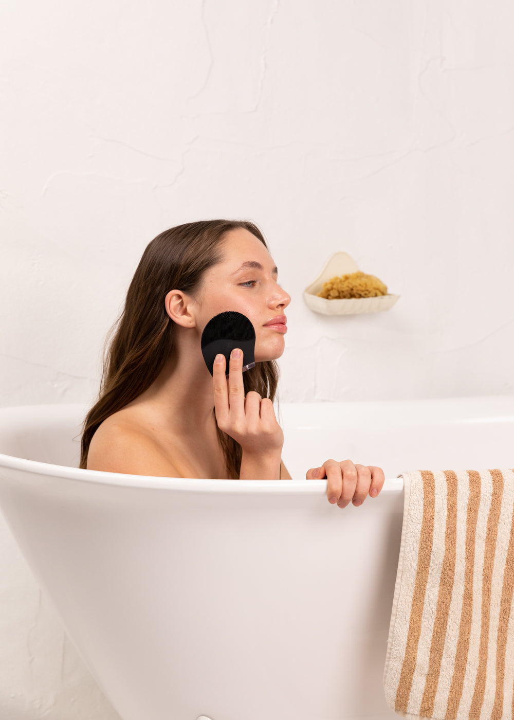 Face Wave - Silicone Facial Brush & Sonic Massager - Black