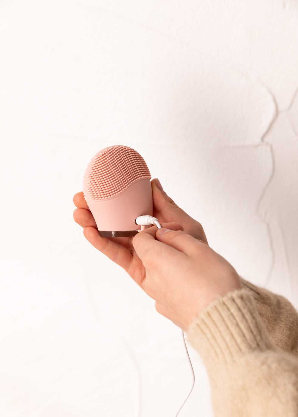 Face Wave - Silicone Facial Brush & Sonic Massager - Pastel Pink