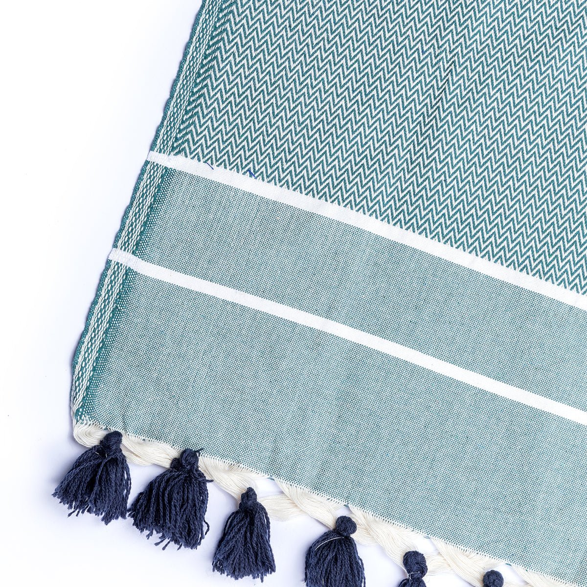 Plaid Chevron Pompón Chevron Stockholm - Petróleo - Febronie - The Bradery