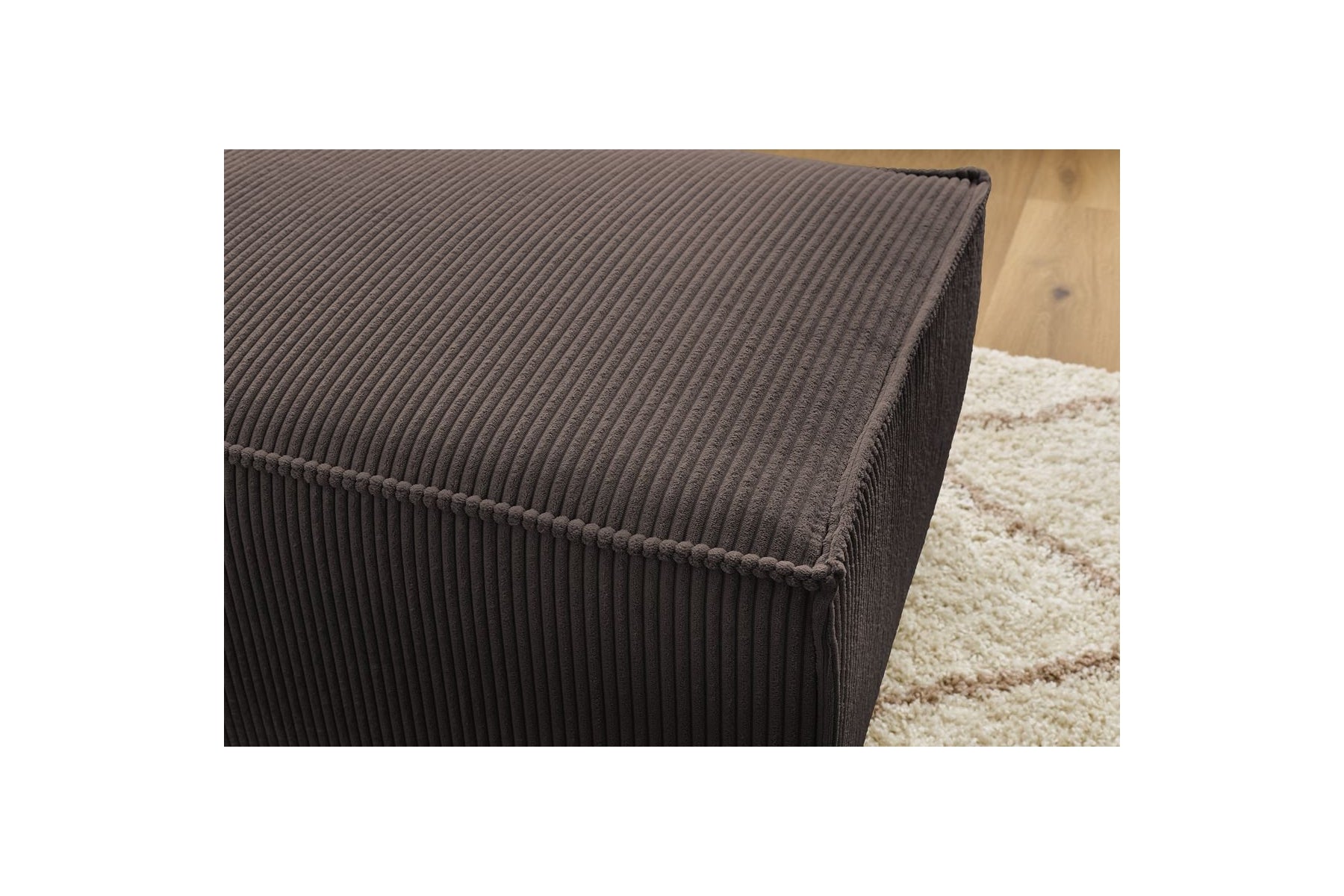 Puf compacto NIHAD de pana - BOBOCHIC - The Bradery
