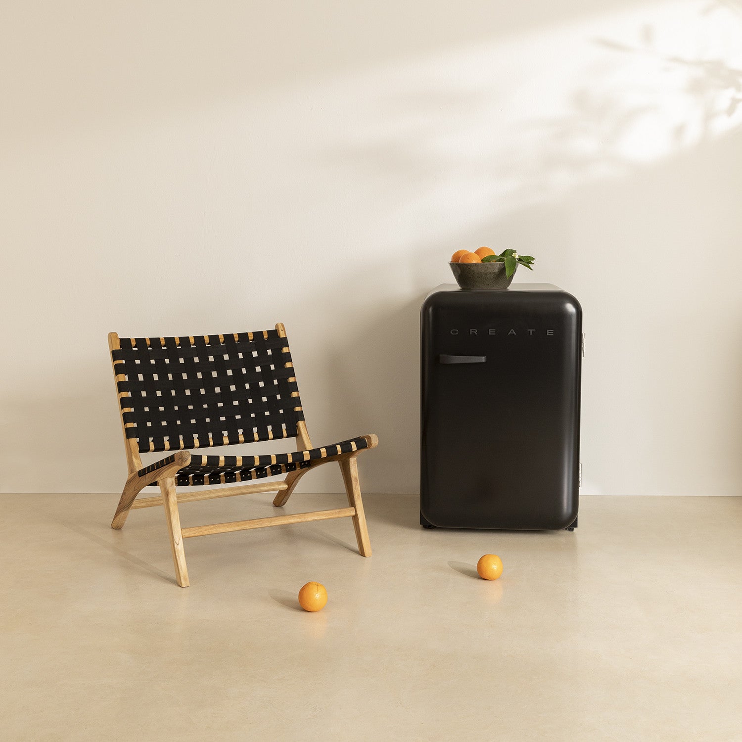 Retro Fridge 107L - Refrigerator - Black