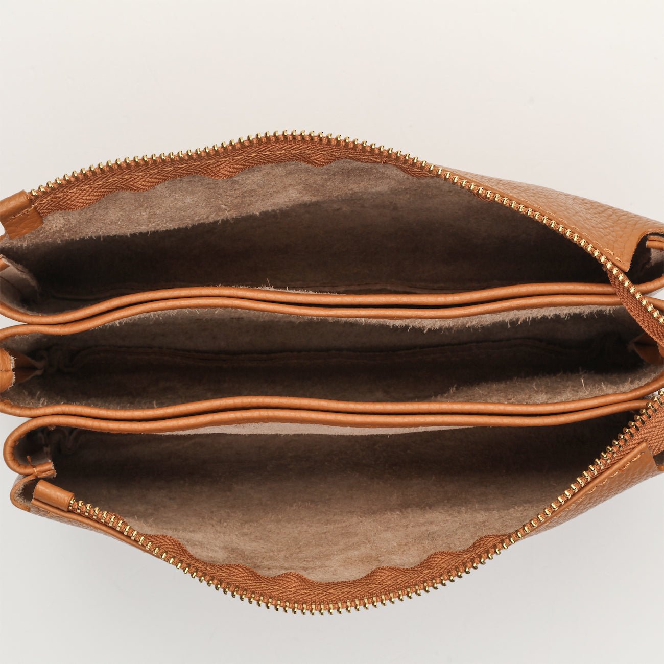 Bolso Bandolera Perla - Camel - Victor & Hugo - The Bradery